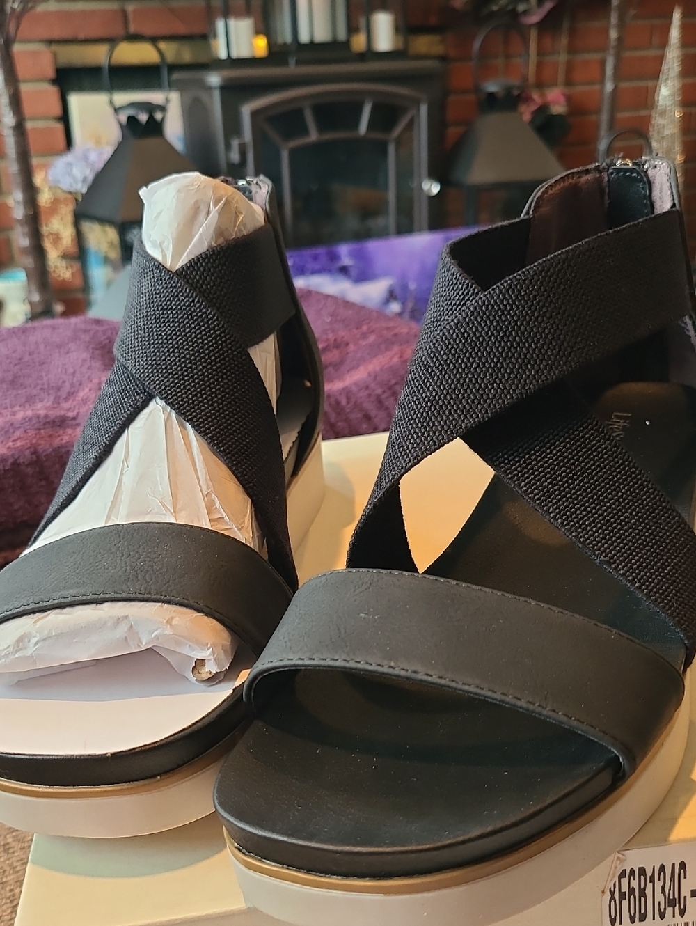 Life Stride Women’s Black Elastic Cross-Strap Sandals Size 9W